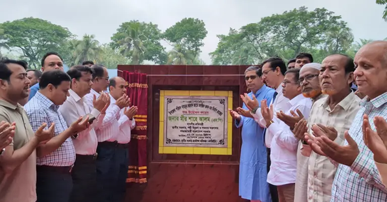মসজিদ পুন:নির্মাণের উদ্বোধন করলেন প্রতিমন্ত্রী মীর শাহে আলম